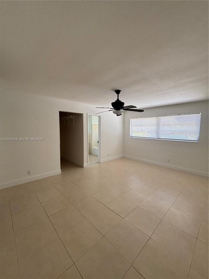 1040 Crystal Lake Dr #2 - Photo 4 of 15