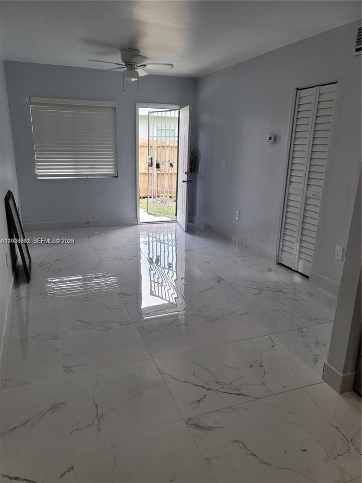 22300 Sw 117th Ave #4 - Photo 4 of 11