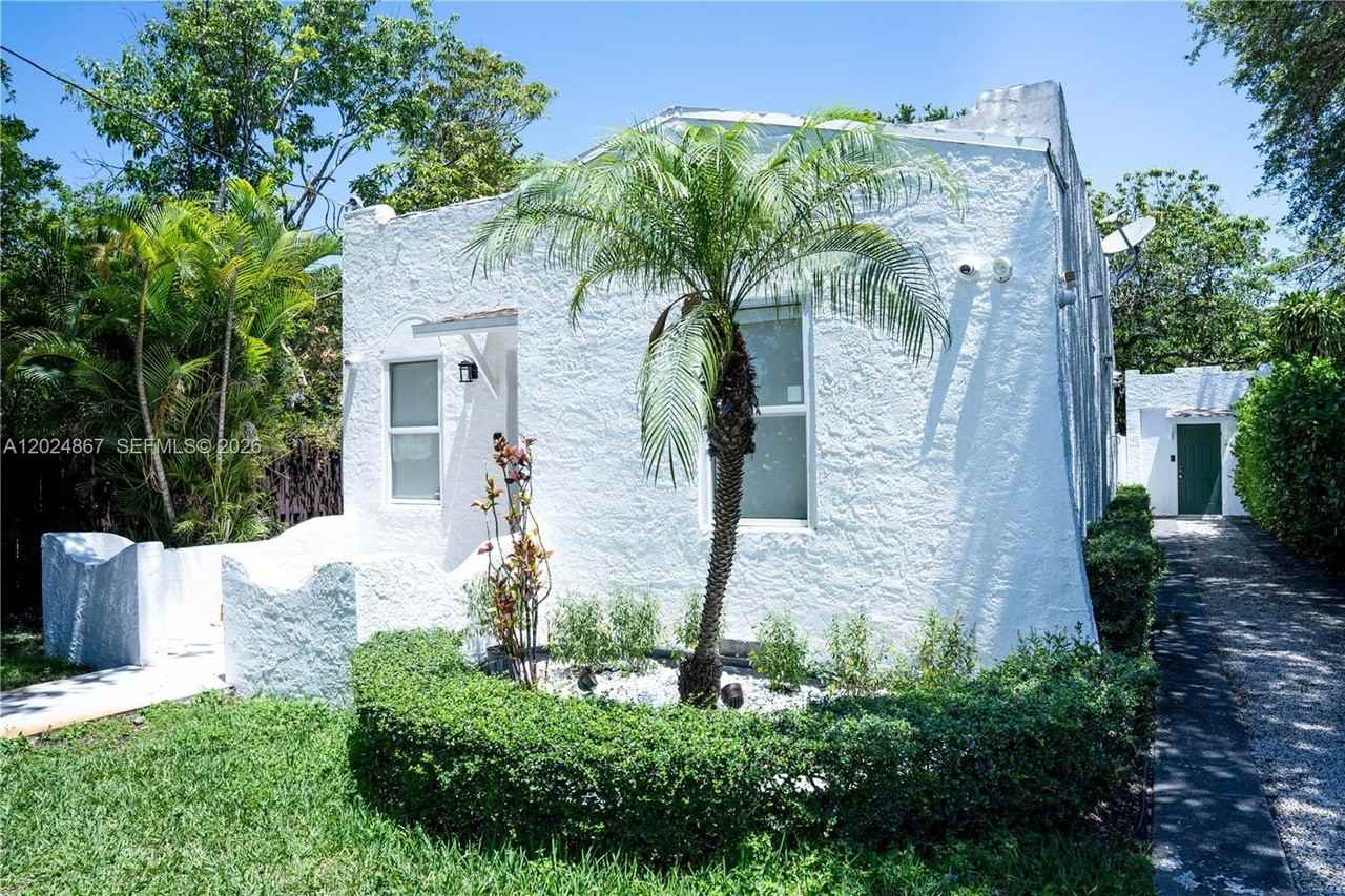 247 Nw 58th St - Photo 2 of 30