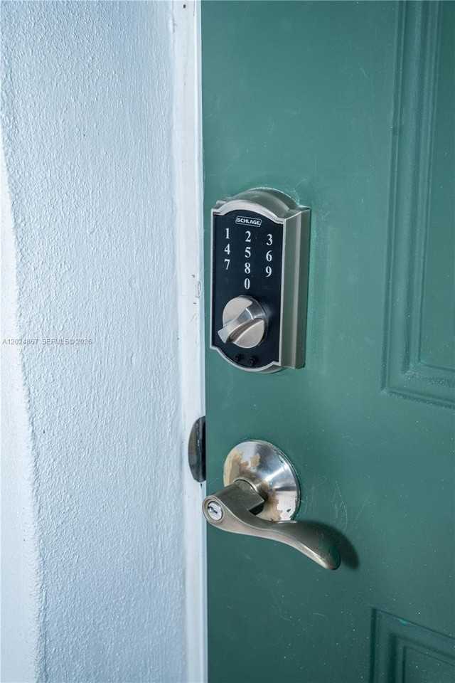 247 Nw 58th St - Photo 4 of 30
