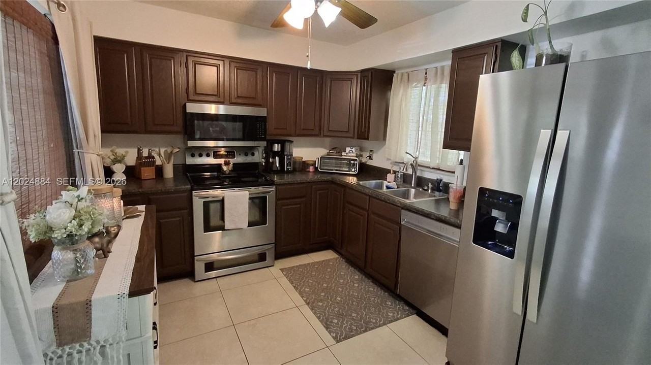 4010 Ne 18th Ave #4010 - Photo 2 of 14