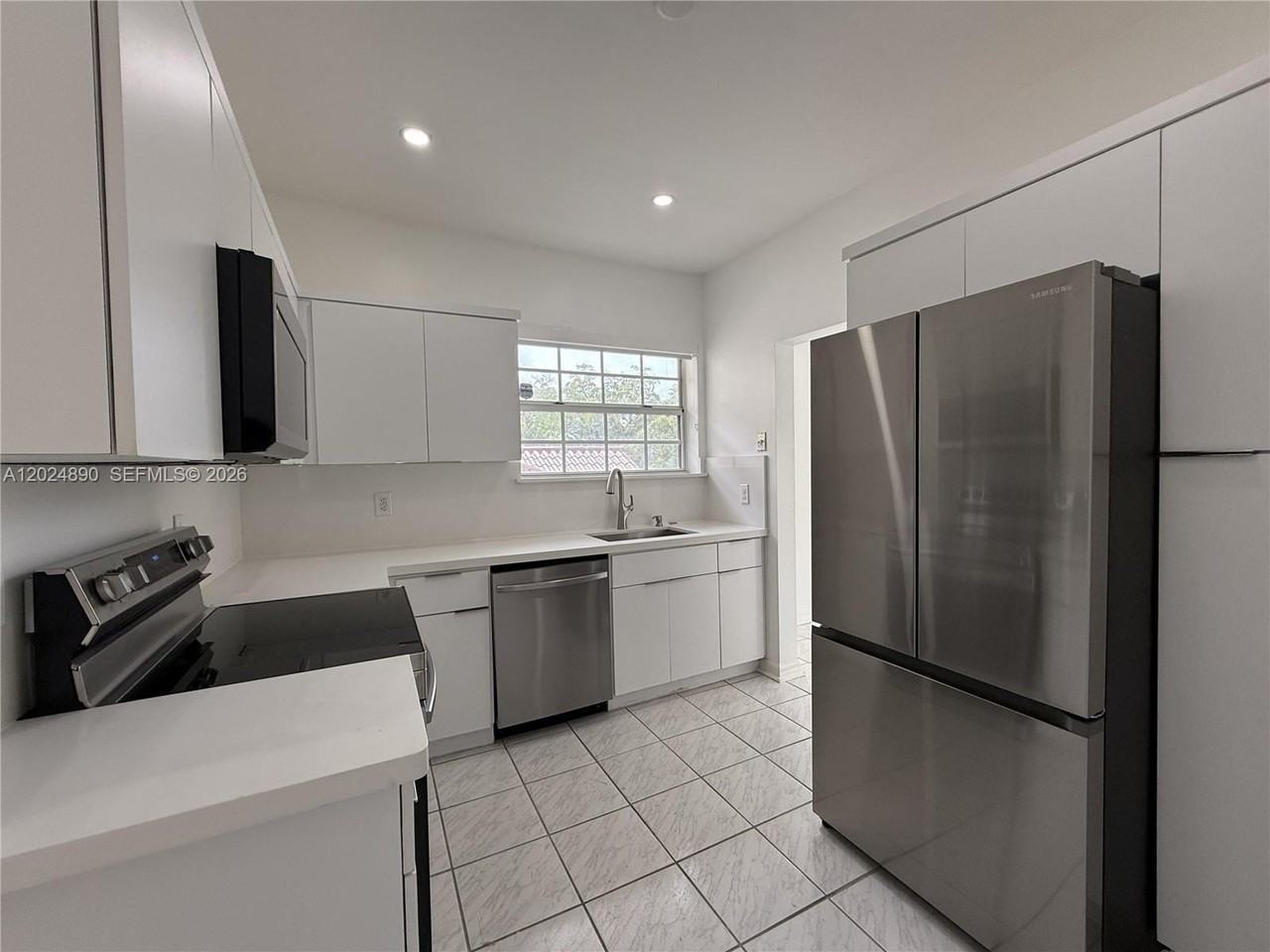 502 Madeira Ave #A - Photo 7 of 13