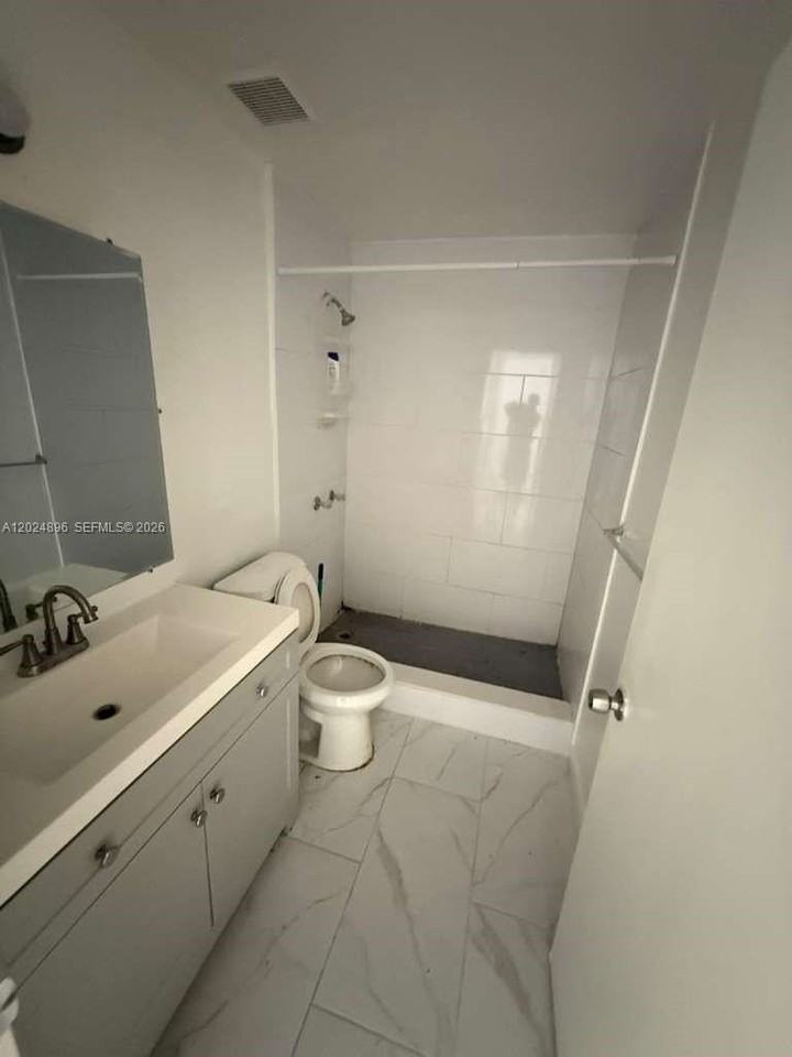 6921 Pembroke Rd #6927 - Photo 3 of 10