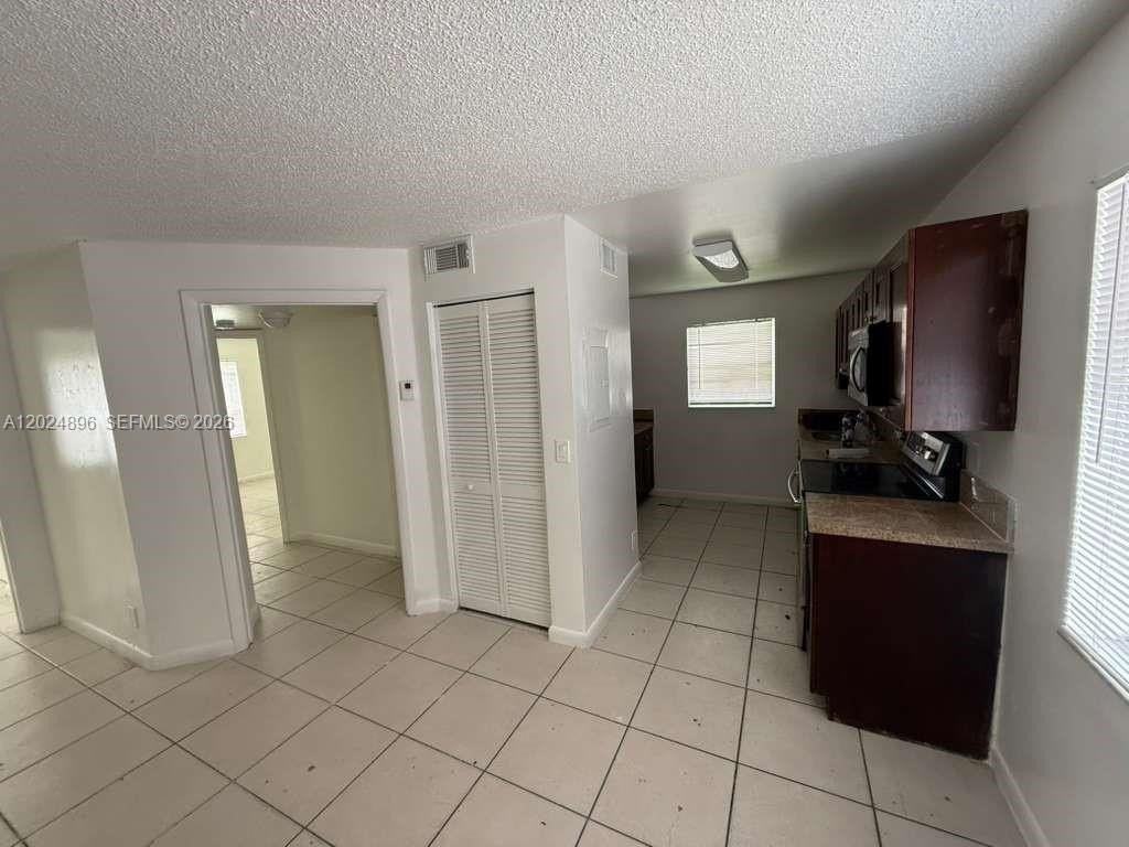 6921 Pembroke Rd #6927 - Photo 7 of 10