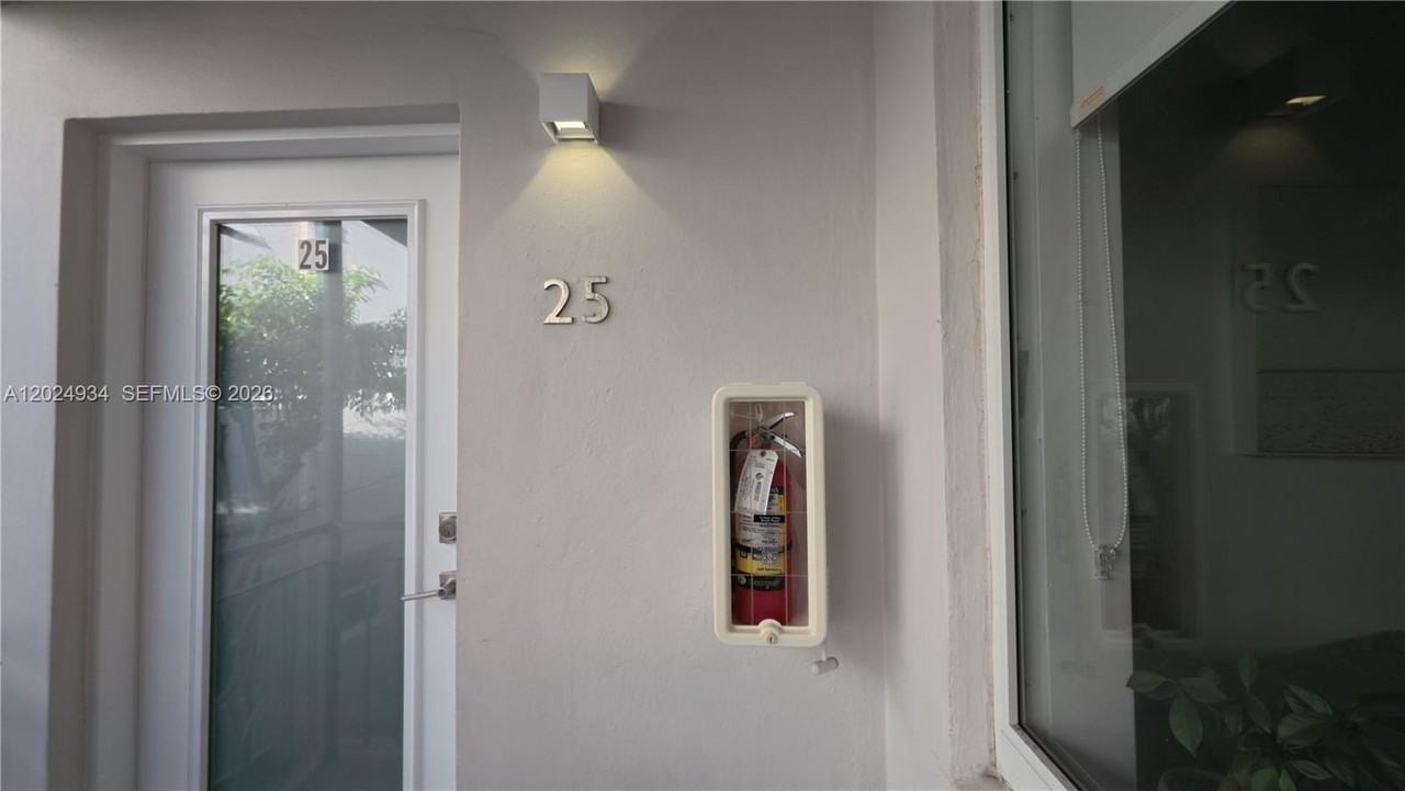 1035 Euclid Ave #25 - Photo 2 of 50
