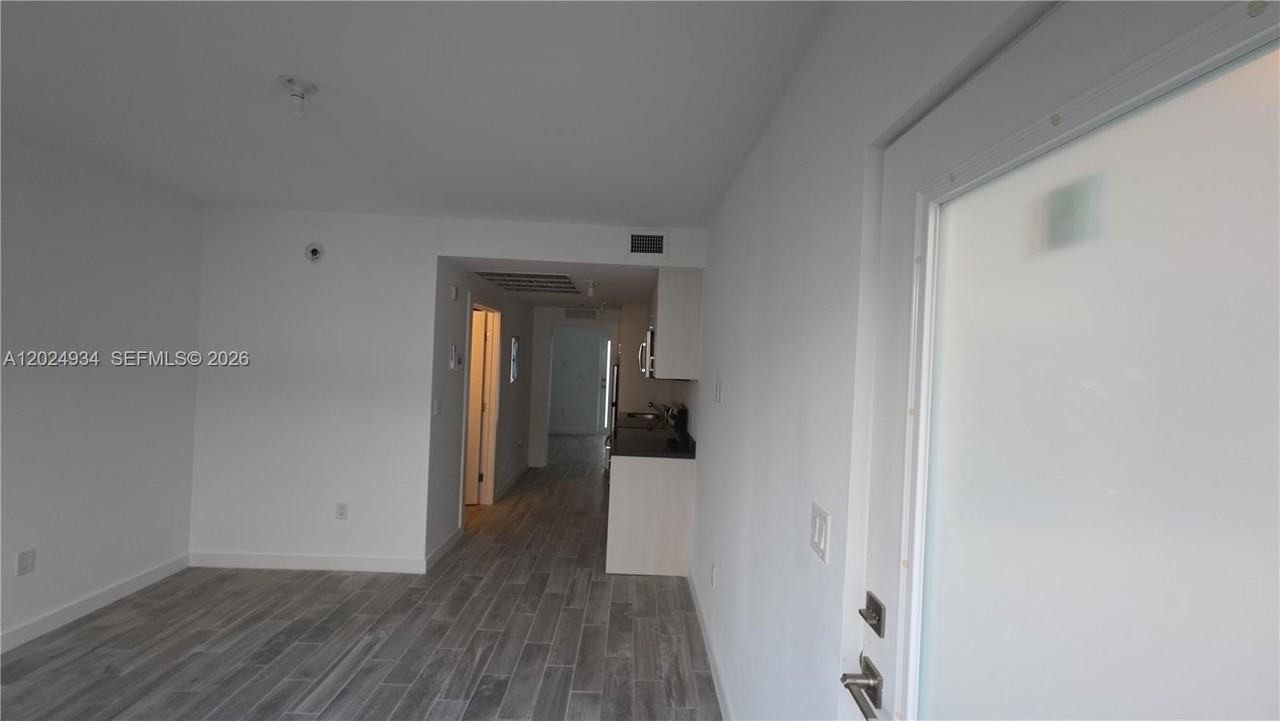 1035 Euclid Ave #25 - Photo 4 of 50