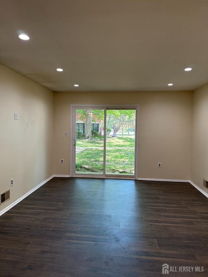 11 Crabapple Ln - Photo 2 of 11