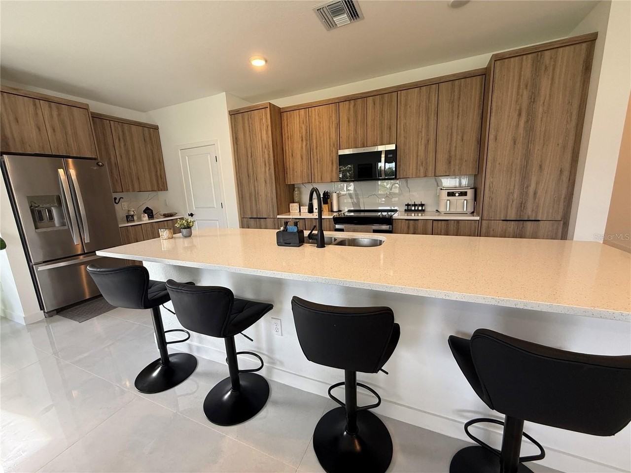 6288 Chorus Dr - Photo 4 of 20