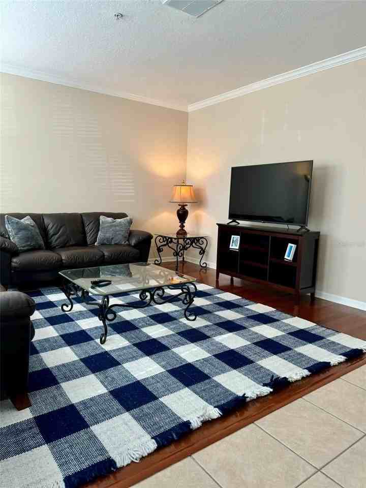 993 Juel St - Photo 2 of 20