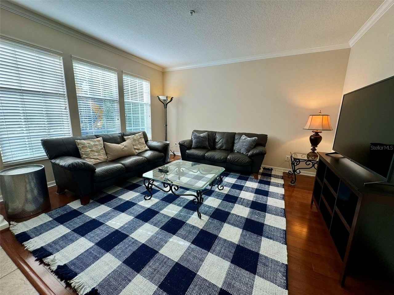 993 Juel St - Photo 3 of 20