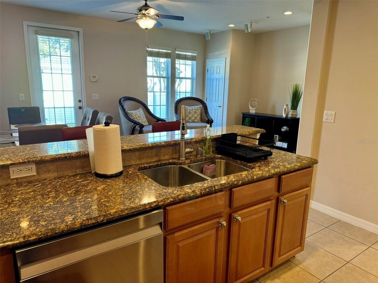 993 Juel St - Photo 6 of 20