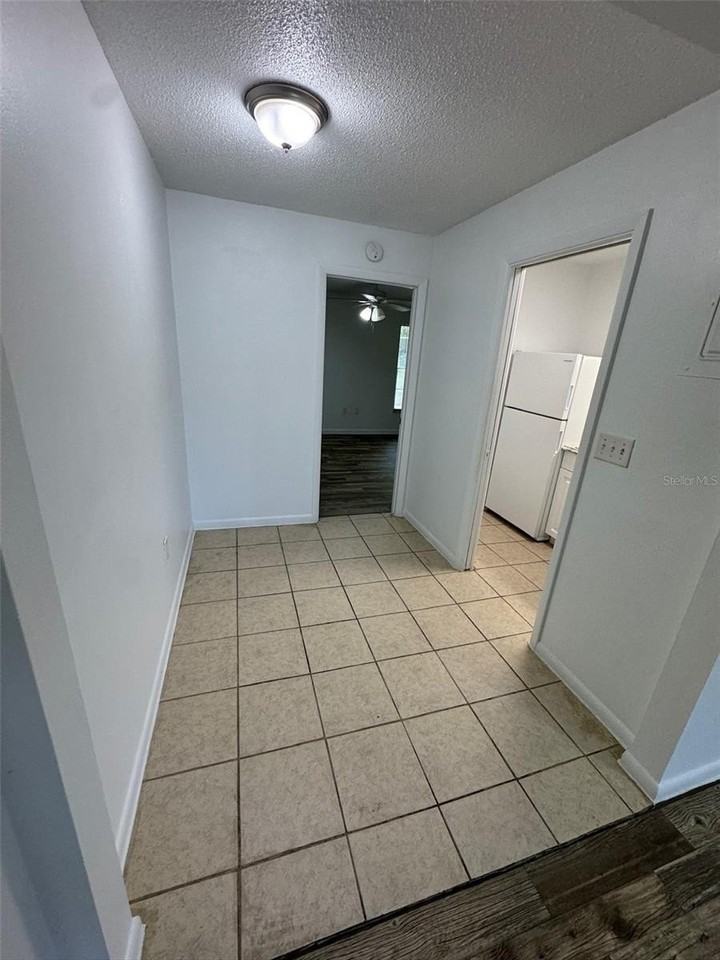 1727 Ne 2nd St #4 - Photo 6 of 15