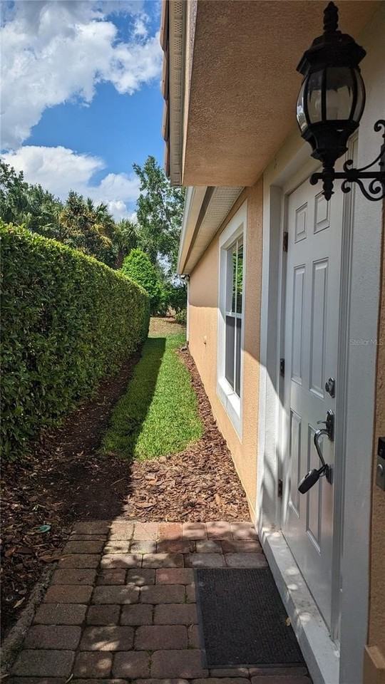 11892 Fiore Dr - Photo 2 of 31