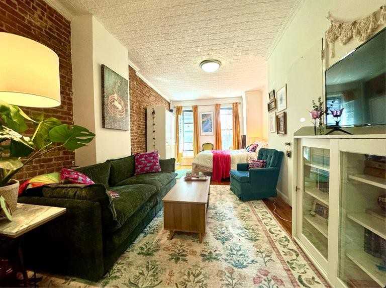 1748 1st Ave - Photo 2 of 4