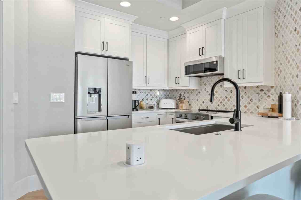 449 S 12th St #1405 - Photo 7 of 35