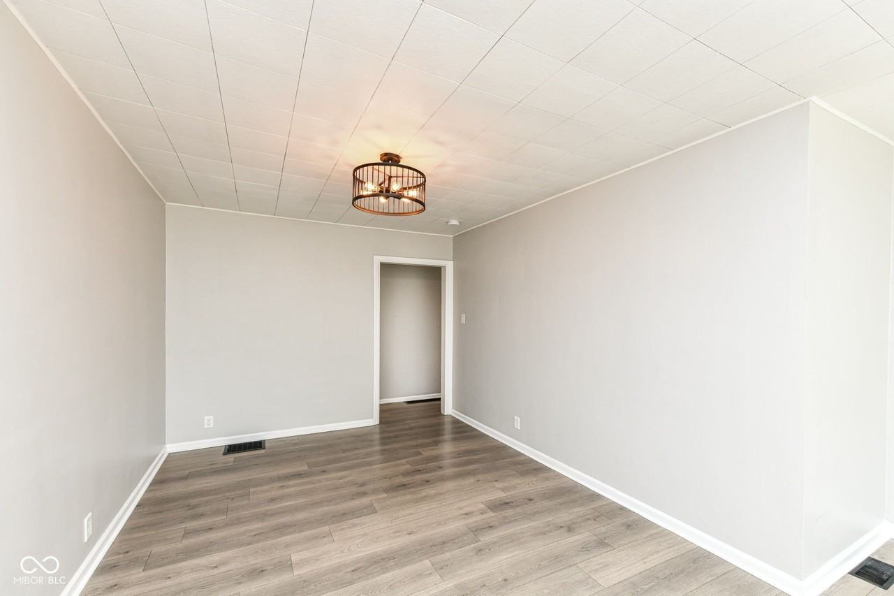 5301 Evanston Ave - Photo 7 of 35