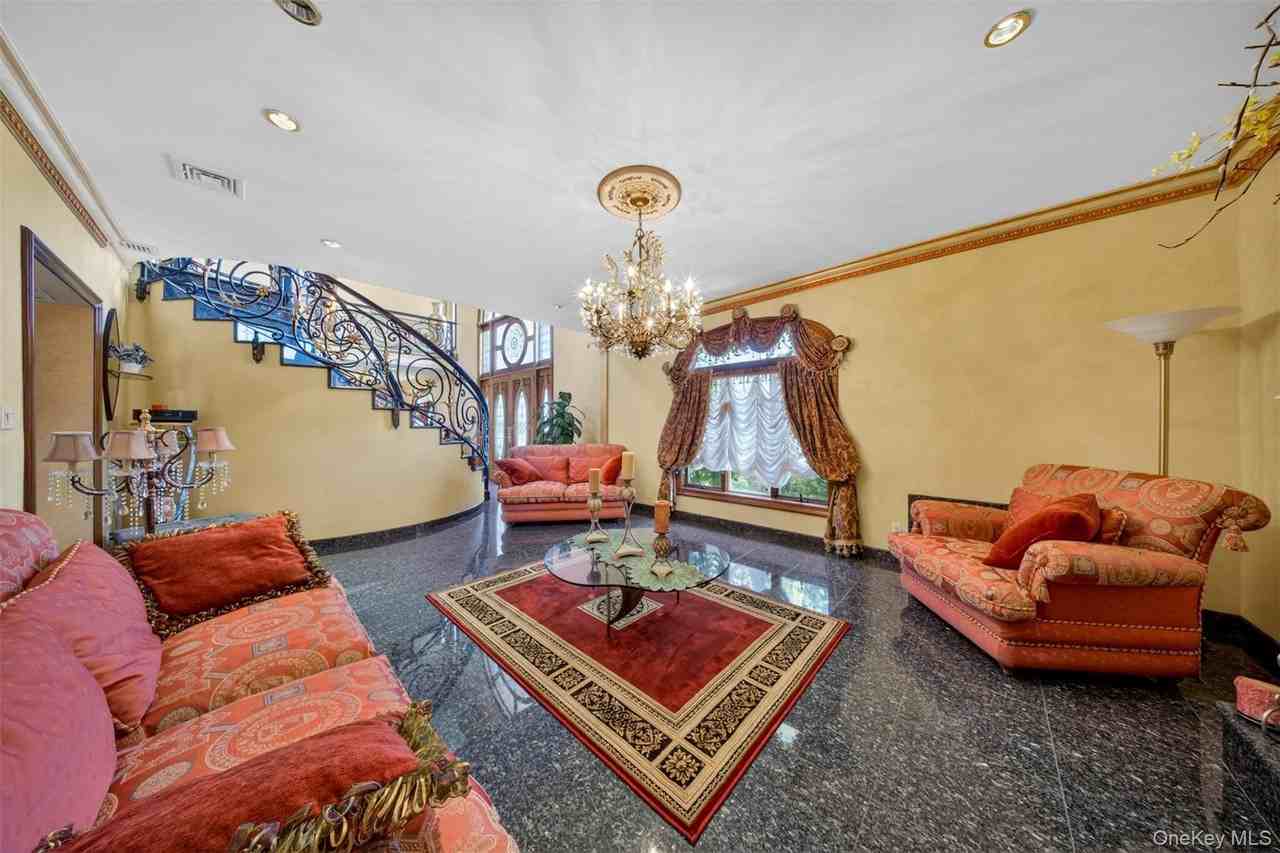 16225 Cryders Ln - Photo 6 of 37