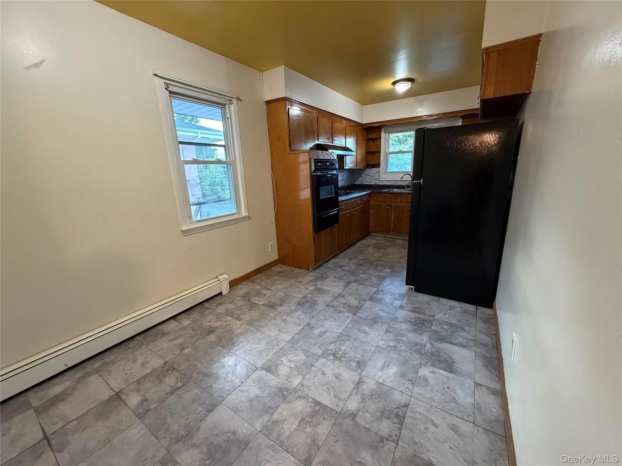 3 Annmarie Pl - Photo 3 of 5