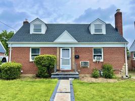 featured image of 33 Cherry Ln