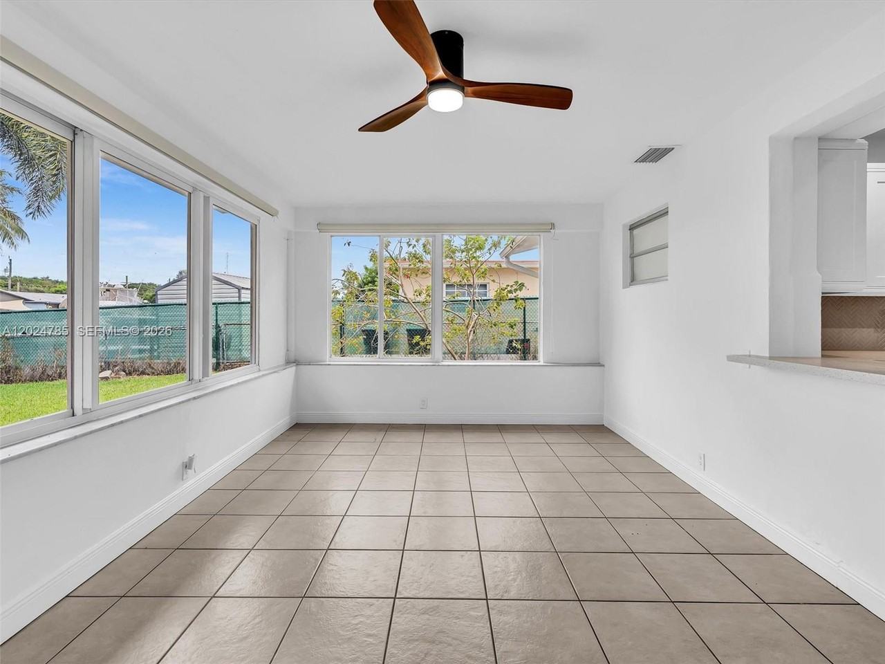 Sw 42nd Ter - Photo 2 of 8