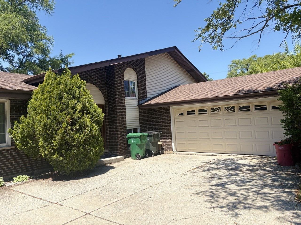 14310 Mallard Dr - Photo 2 of 19