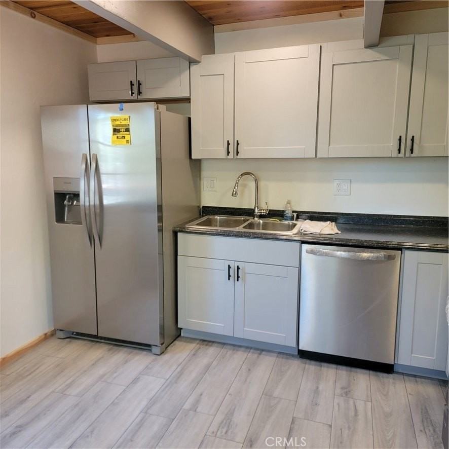 221 Imperial Ave - Photo 6 of 17