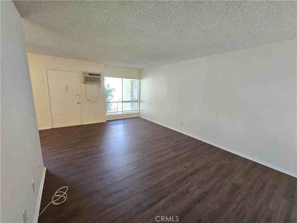 123 W Lomita Ave #2 - Photo 4 of 19