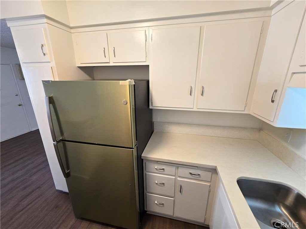 123 W Lomita Ave #2 - Photo 7 of 19