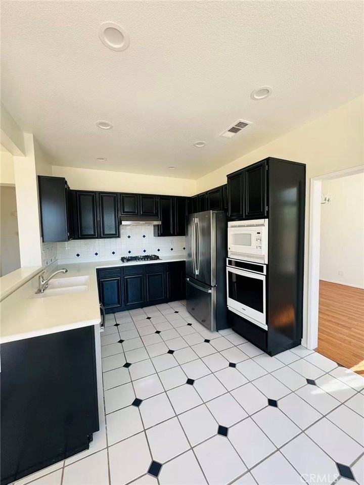 2518 Paseo Del Palacio - Photo 7 of 22