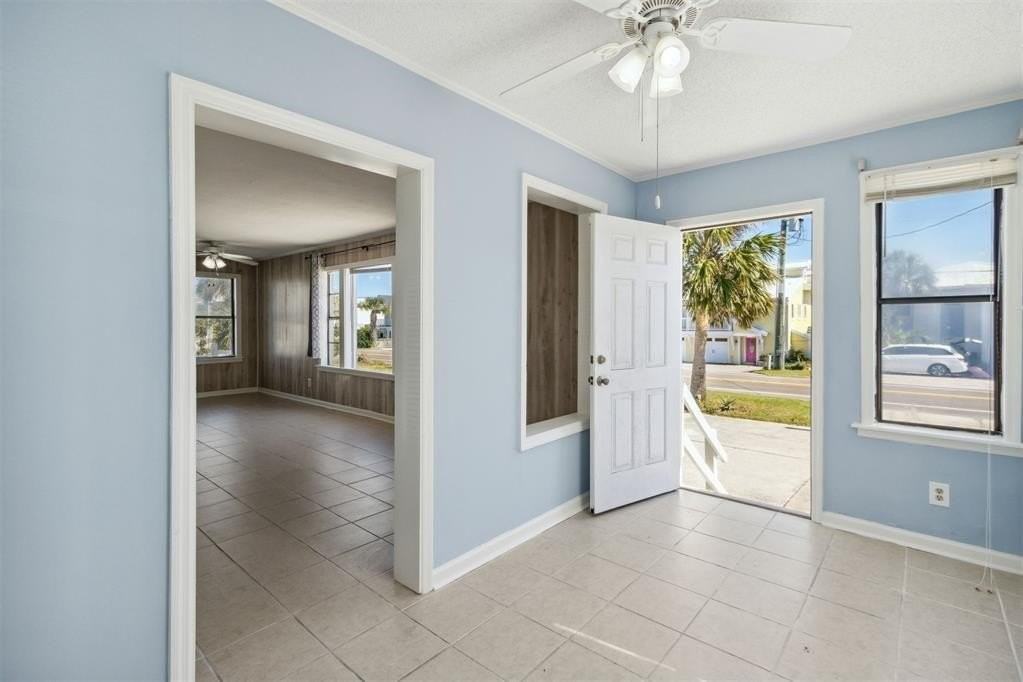 2337A S Fletcher Ave - Photo 4 of 15