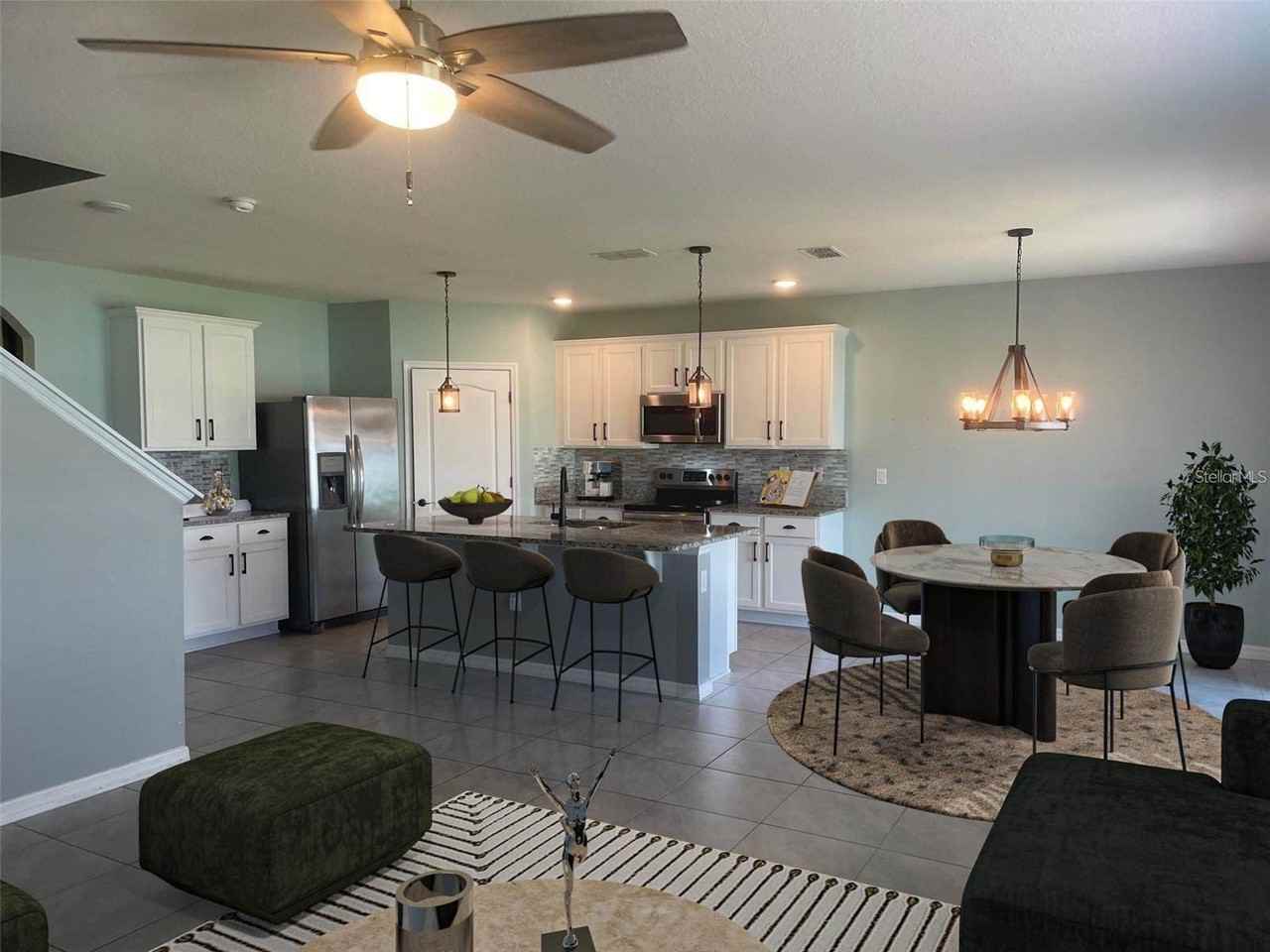 1682 Bay Breeze Dr - Photo 4 of 37