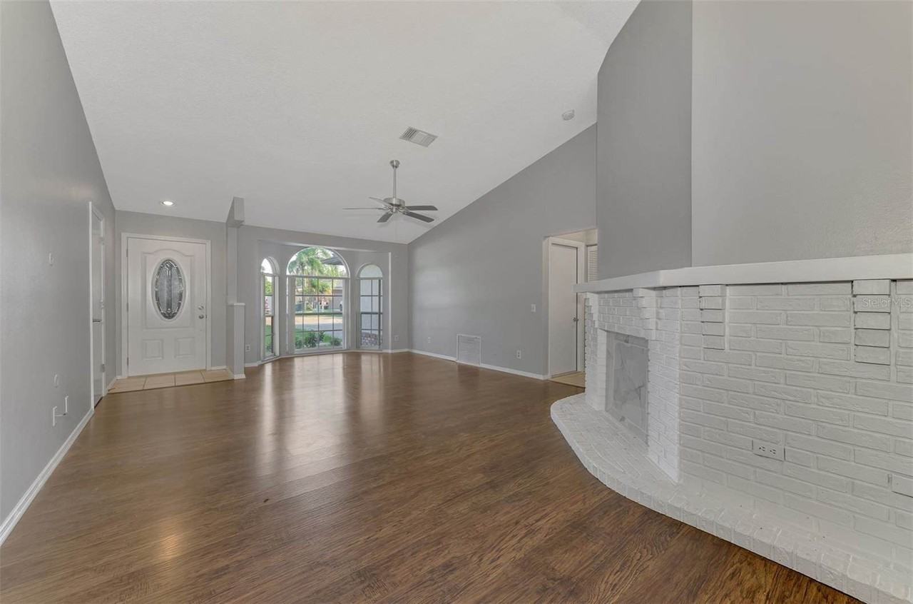 3026 Grafton St - Photo 5 of 34