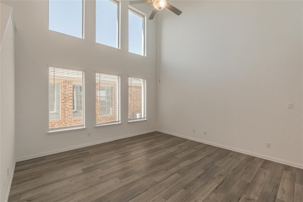 1275 Western Yarrow Ave - Photo 4 of 33