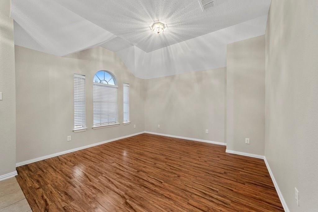 1713 Grand Canyon Way - Photo 3 of 31