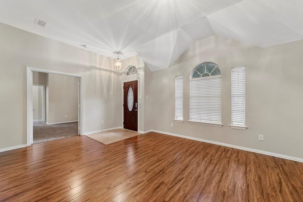 1713 Grand Canyon Way - Photo 4 of 31