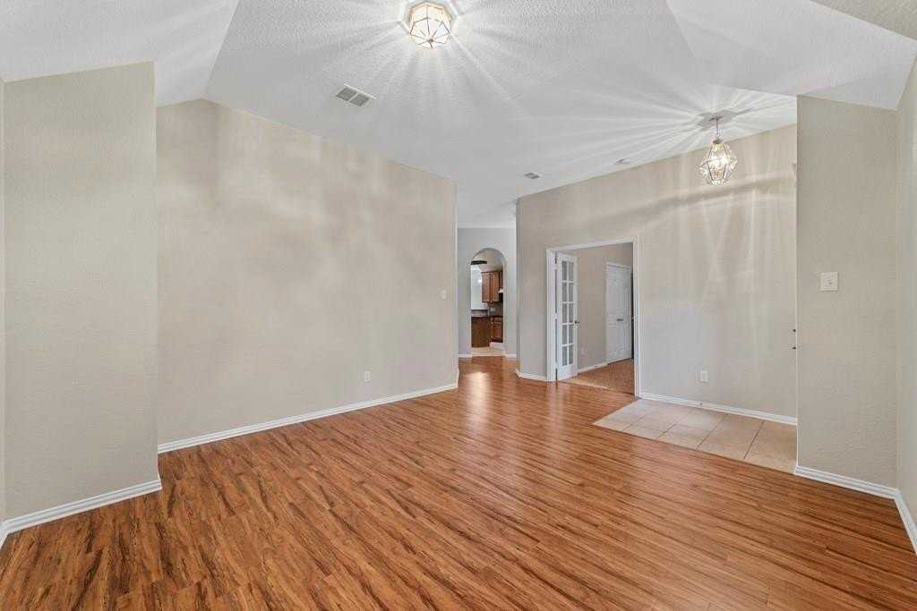 1713 Grand Canyon Way - Photo 5 of 31