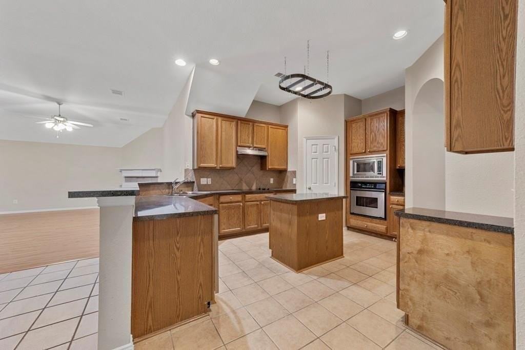 1713 Grand Canyon Way - Photo 7 of 31
