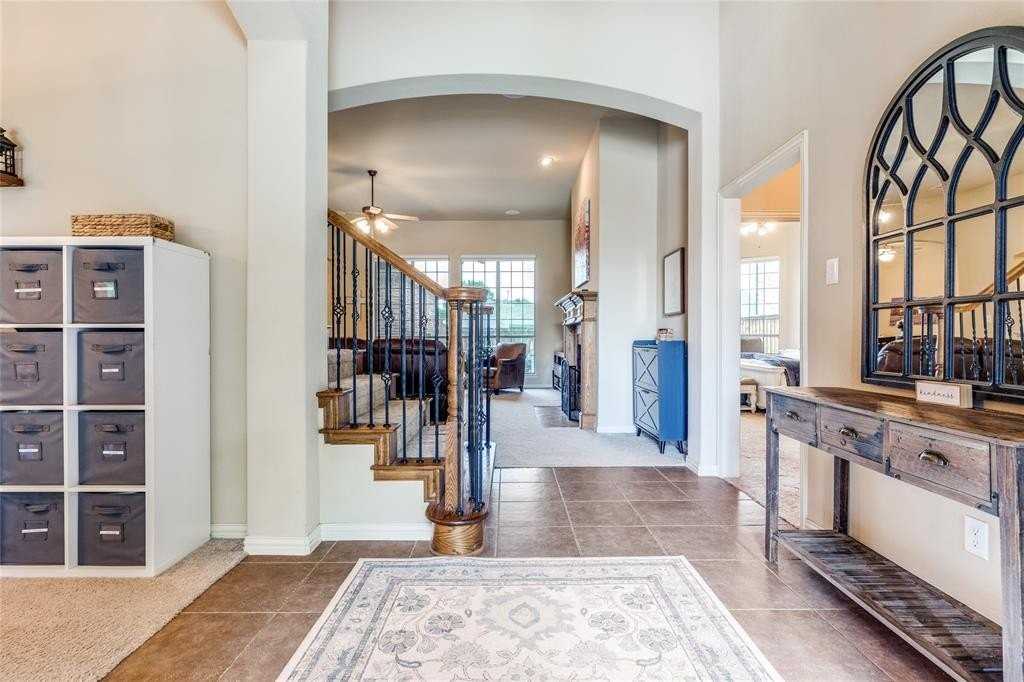 11091 Apple Valley Dr - Photo 3 of 32
