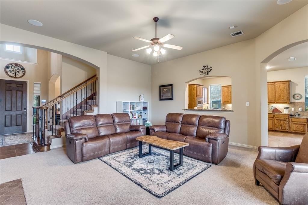 11091 Apple Valley Dr - Photo 6 of 32