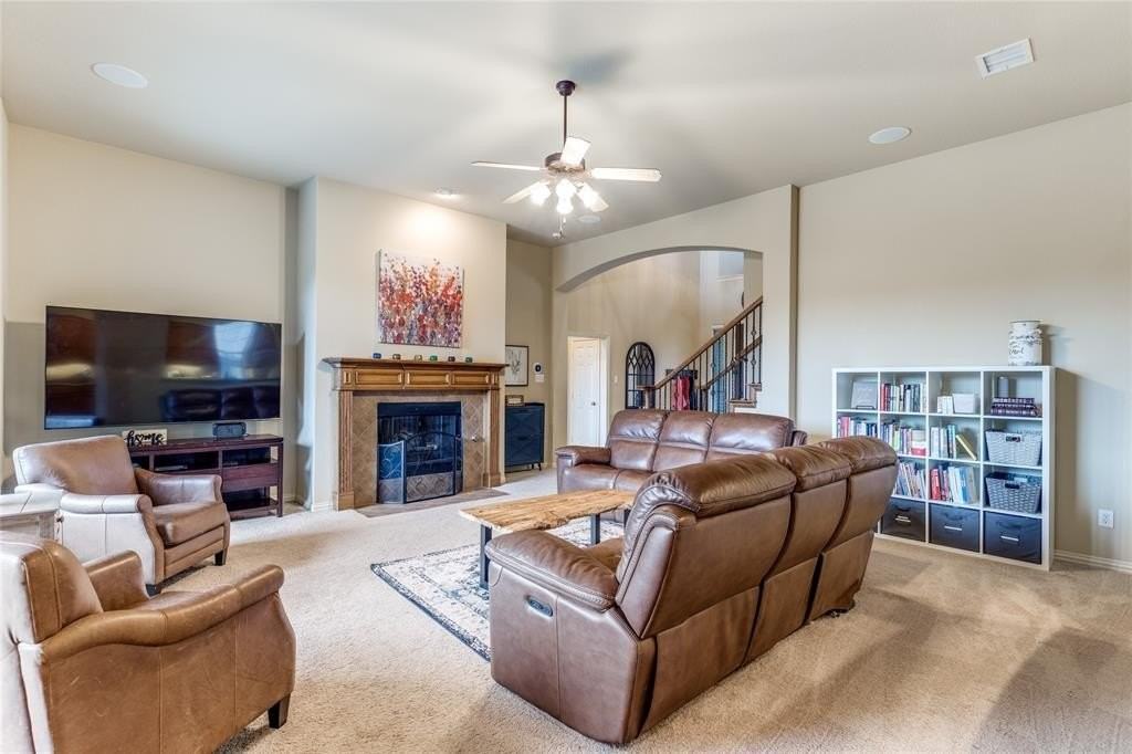 11091 Apple Valley Dr - Photo 7 of 32