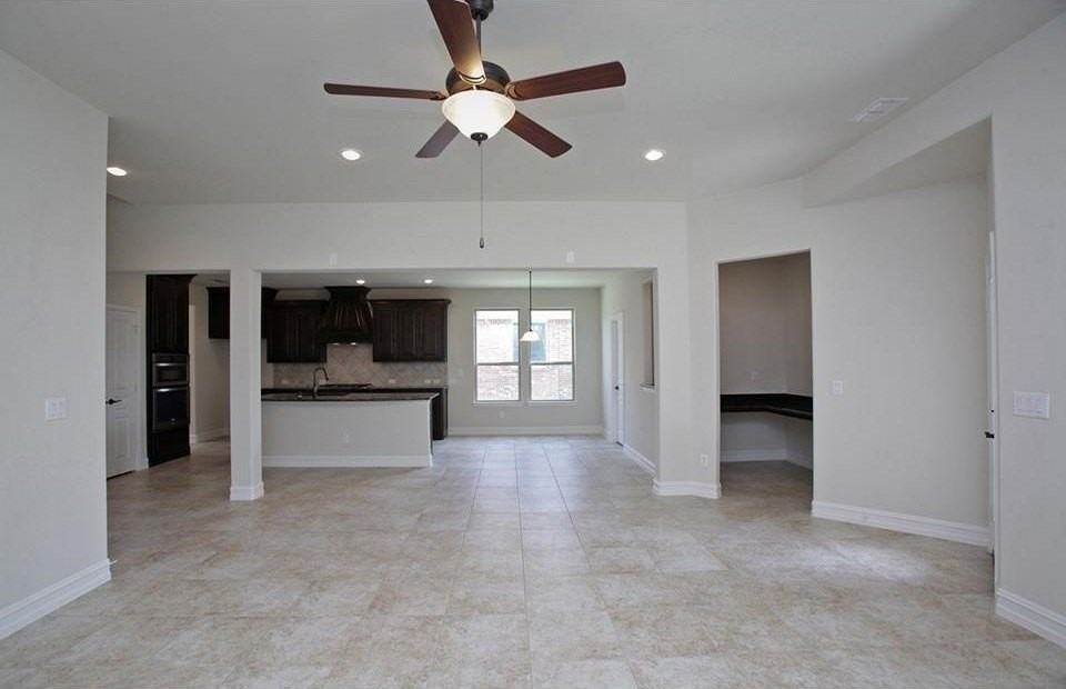 1059 Enchanted Rock Dr - Photo 4 of 19