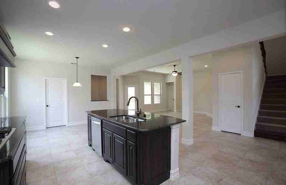 1059 Enchanted Rock Dr - Photo 7 of 19