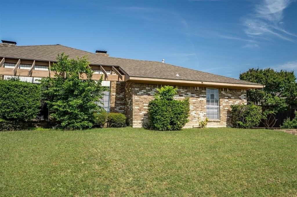 2223 Woodcreek #B - Photo 2 of 28