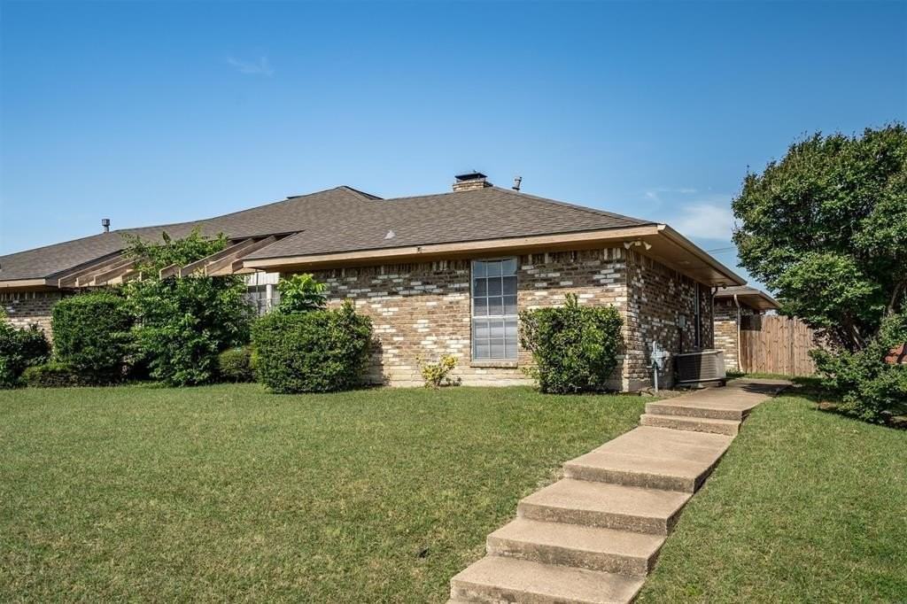 2223 Woodcreek #B - Photo 3 of 28