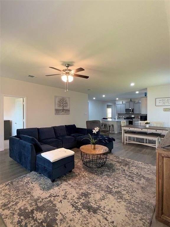 210 Calico Ln - Photo 2 of 14