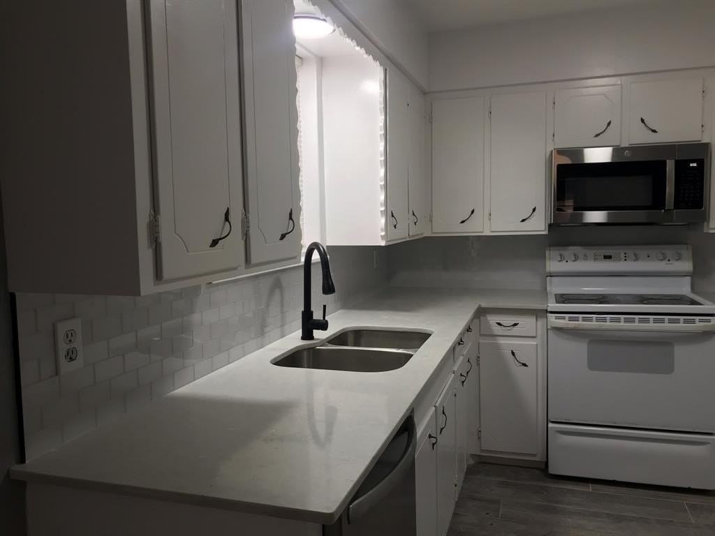 2587 Highway 69 N - Photo 2 of 40
