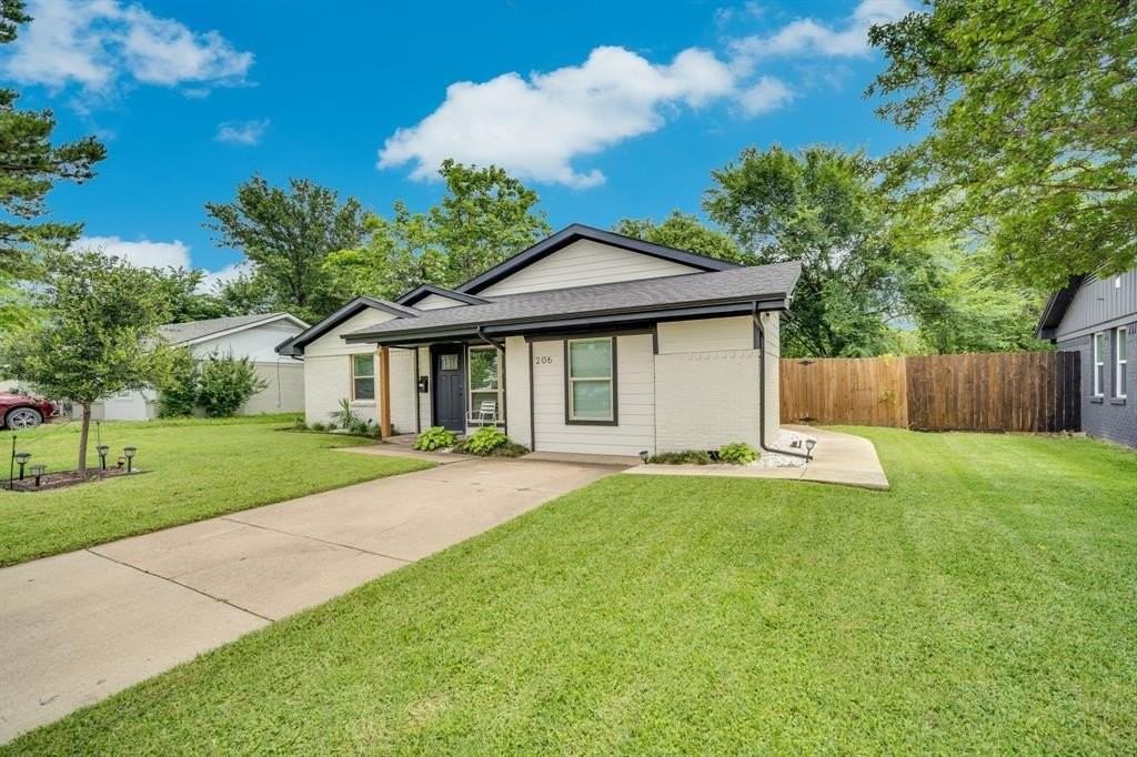 206 E Chico Dr - Photo 3 of 16