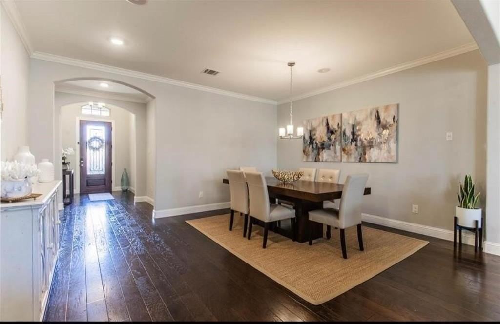 10704 Frost Pl - Photo 2 of 9