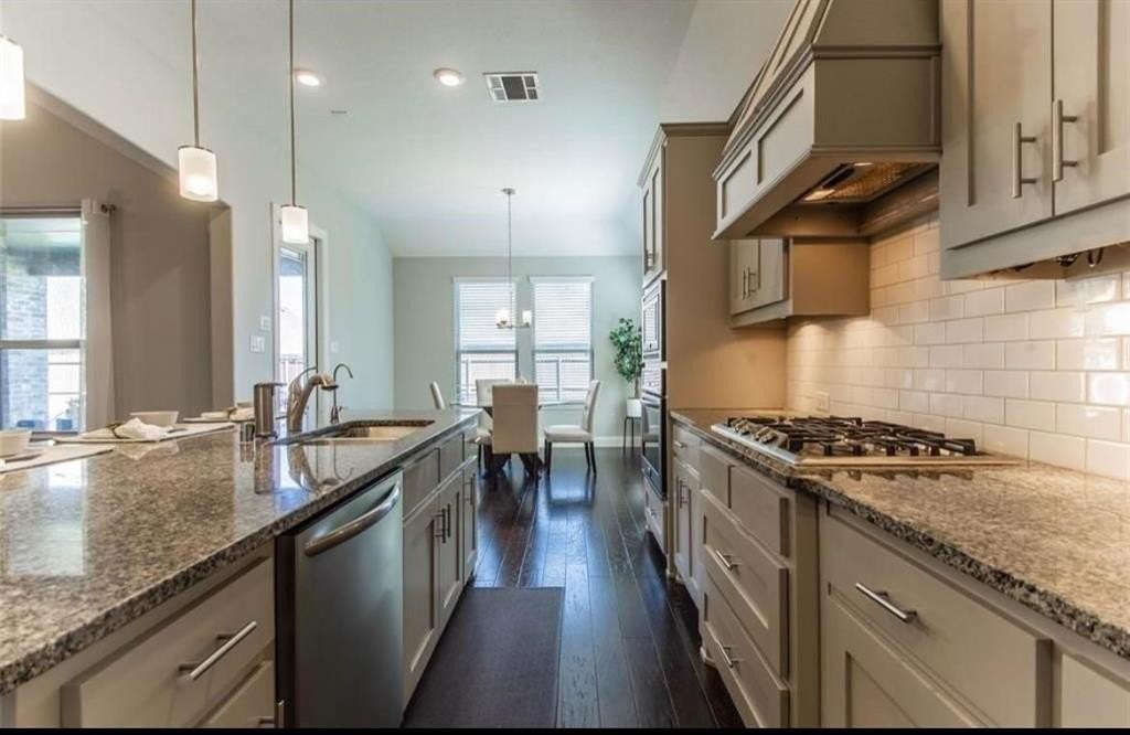 10704 Frost Pl - Photo 6 of 9