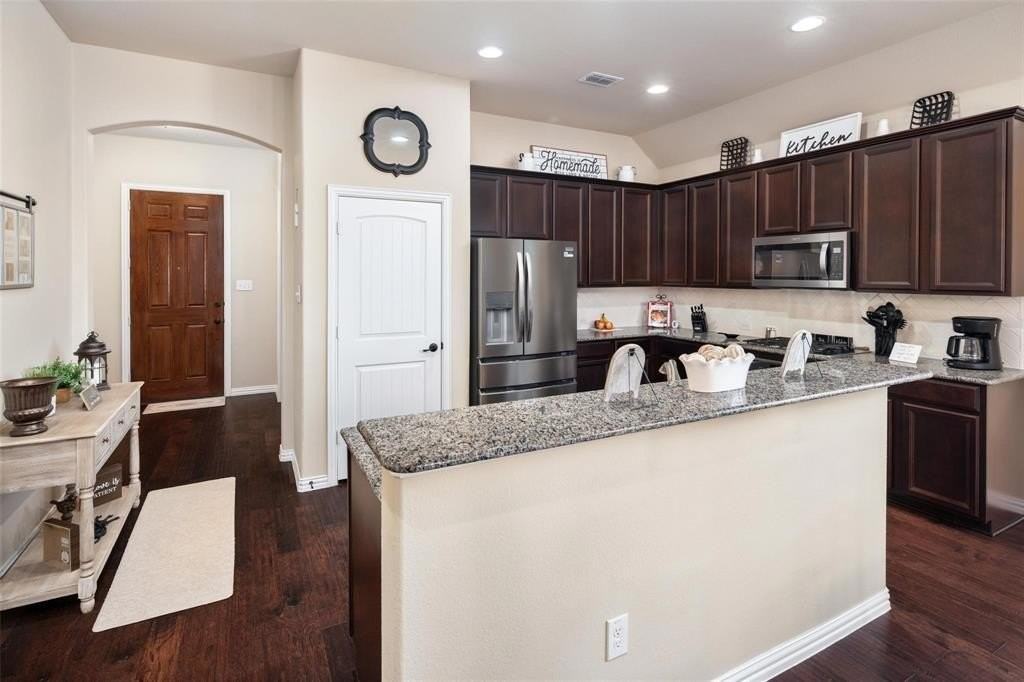 11828 Hamptonbrook Dr - Photo 2 of 11